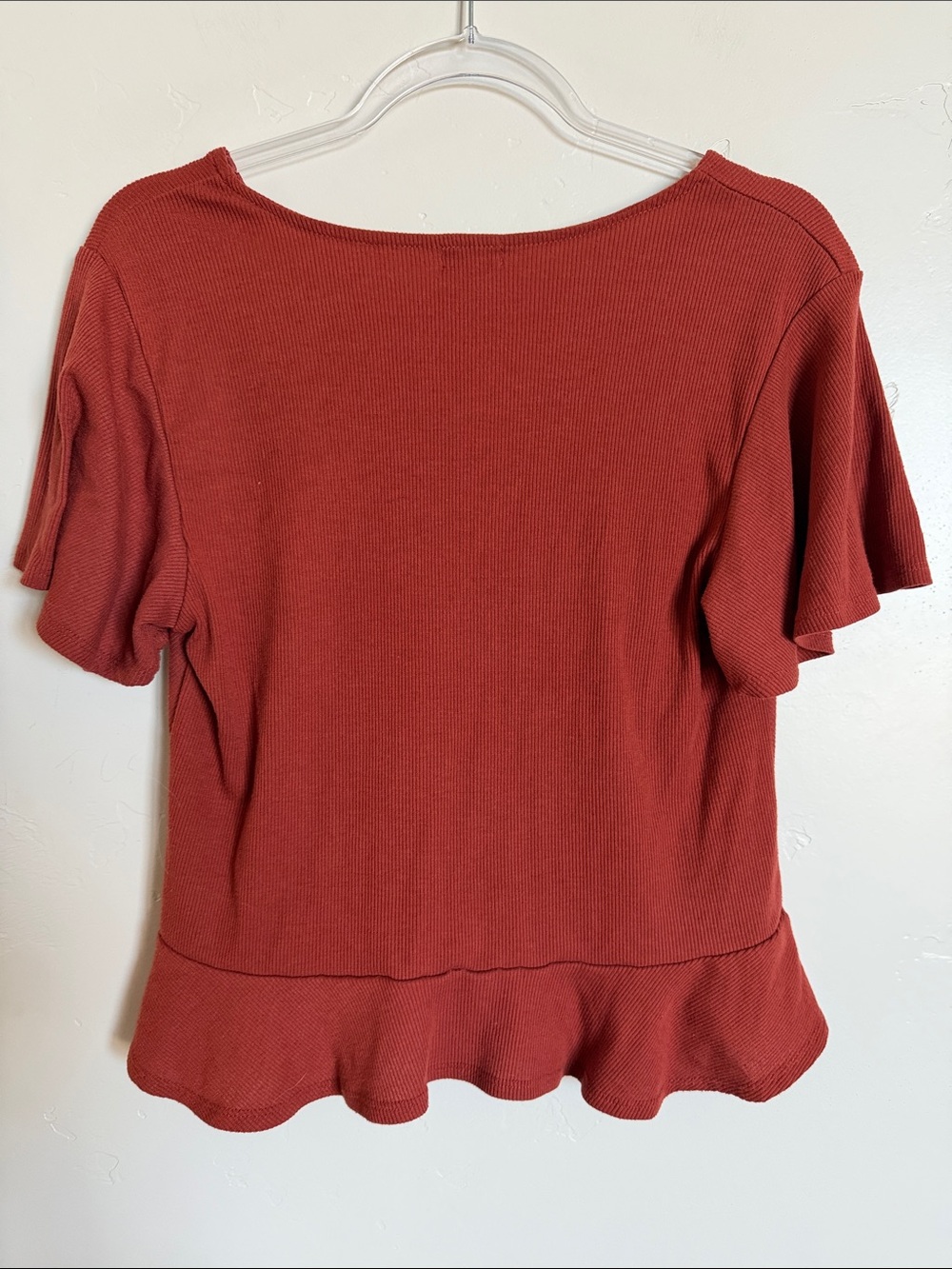 Lily White Ribbed Short Sleeve Ruched Ruffle Top - Picture 4 of 6